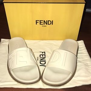 FENDI LOGO Embossed Slide Sandals